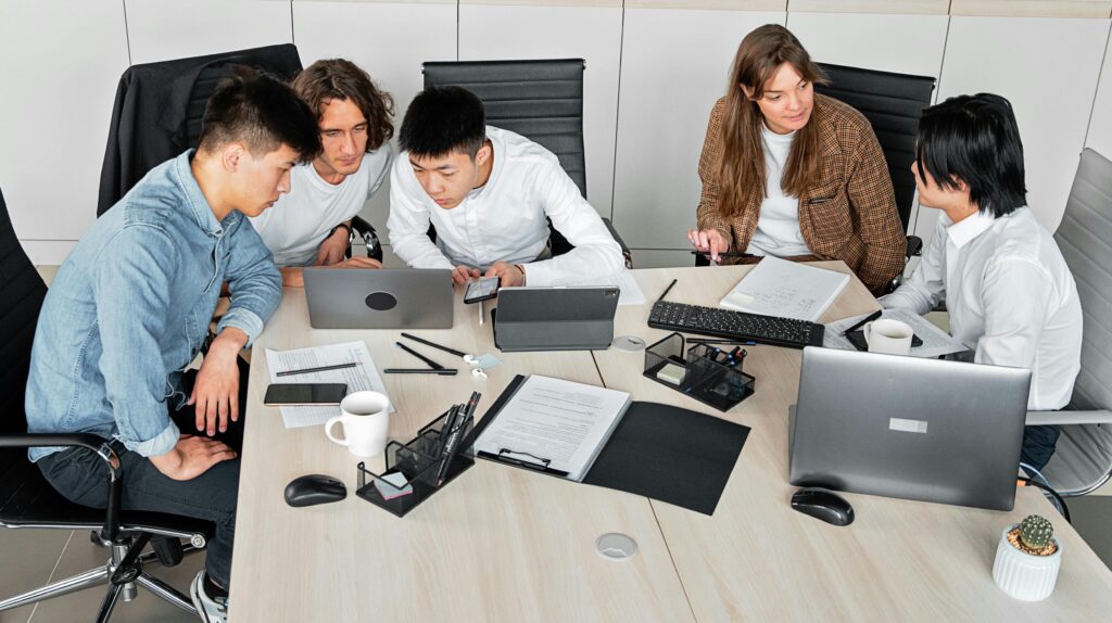 Grahic Designers in Us & Uk